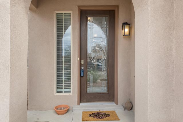 5732 Pikes Peak Loop NE, Rio Rancho, NM 87144