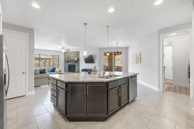 5732 Pikes Peak Loop NE, Rio Rancho, NM 87144