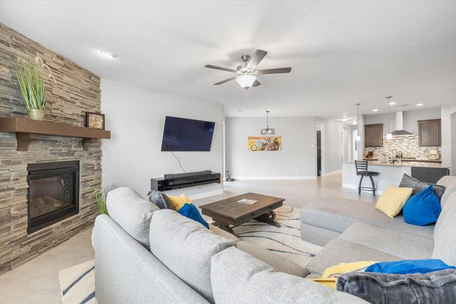 5732 Pikes Peak Loop NE, Rio Rancho, NM 87144