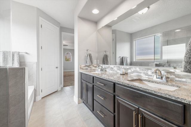 5732 Pikes Peak Loop NE, Rio Rancho, NM 87144