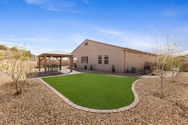 5732 Pikes Peak Loop NE, Rio Rancho, NM 87144