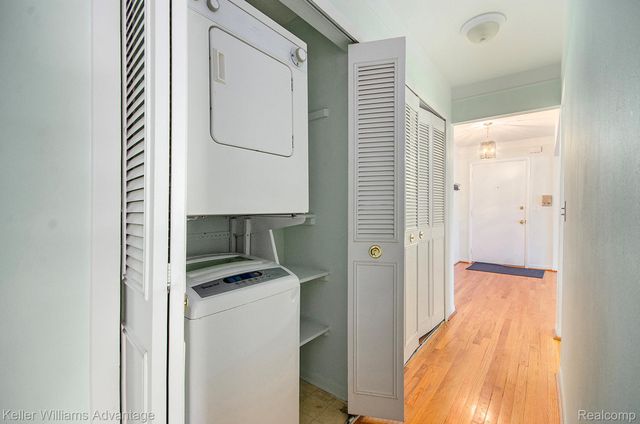 426 Fox Hills Drive N A5, Bloomfield Hills, MI 48304