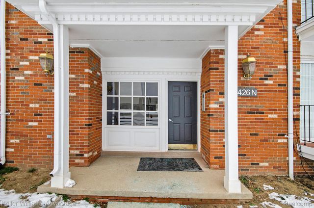 426 Fox Hills Drive N A5, Bloomfield Hills, MI 48304