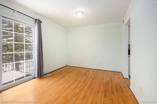 426 Fox Hills Drive N A5, Bloomfield Hills, MI 48304