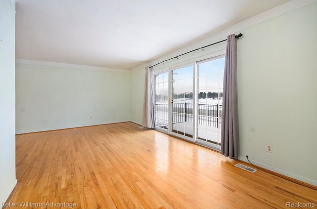 426 Fox Hills Drive N A5, Bloomfield Hills, MI 48304