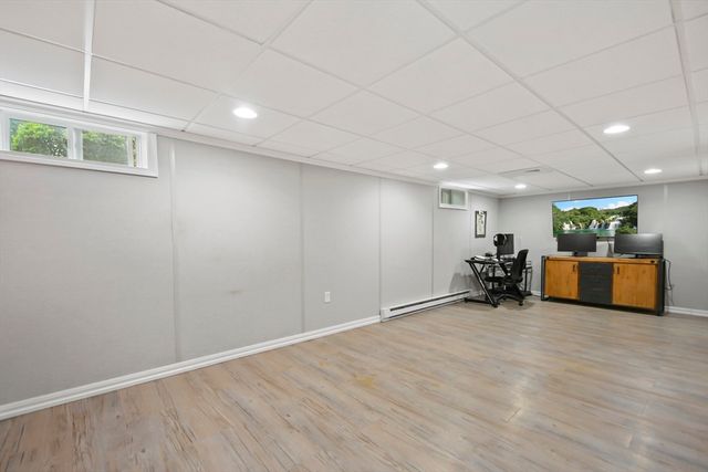 86 Harriet Avenue, Shrewsbury, MA 01545