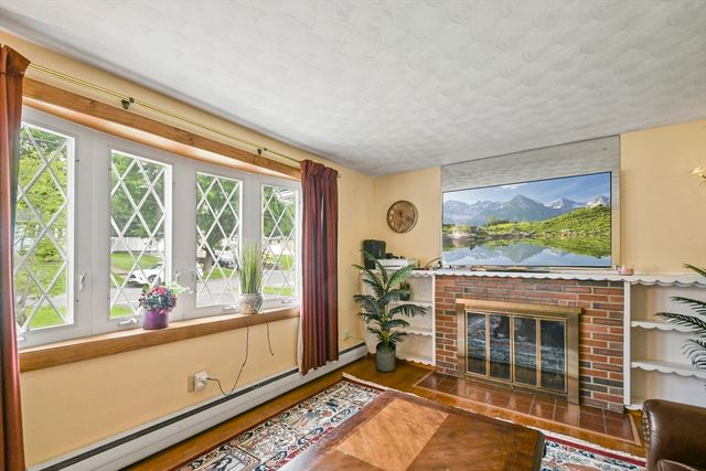 86 Harriet Avenue, Shrewsbury, MA 01545