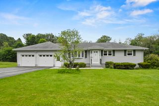 86 Harriet Avenue, Shrewsbury, MA 01545