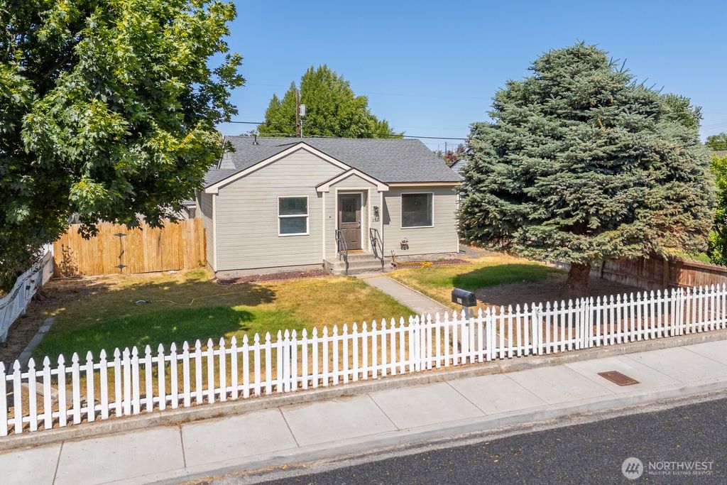 357 7th Avenue SW, Ephrata, WA 98823