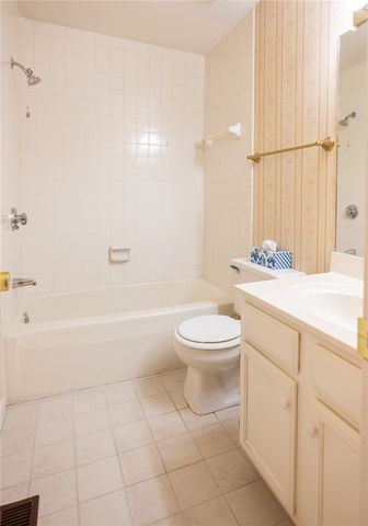 626 Smithfield Road 701, North Providence, RI 02904