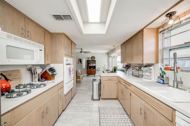 11512 Oak TRL, Austin, TX 78753