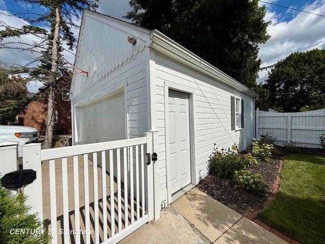 2520 Adams Boulevard, Saginaw, MI 48602