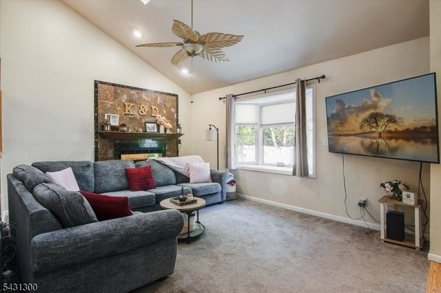 26 Little Falls Road 12, Cedar Grove Twp., NJ 07009