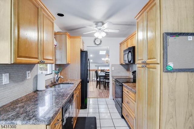 26 Little Falls Road 12, Cedar Grove Twp., NJ 07009