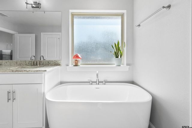 10003 Dayspring, Flint, TX 75762