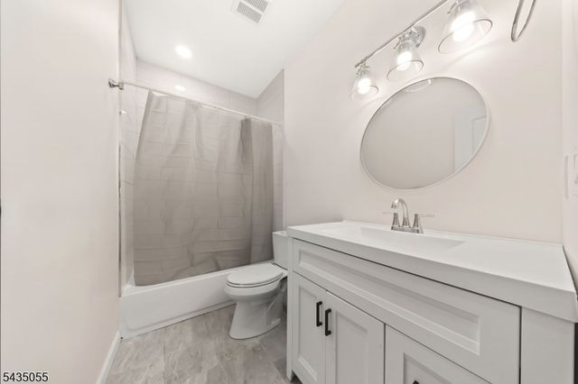 216 N Maple Ave, East Orange City, NJ 07017