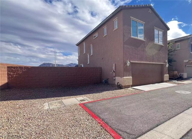 668 Forest Peak Street, Henderson, NV 89011