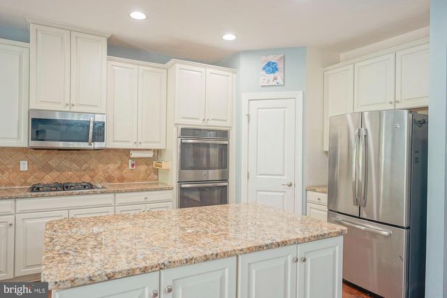 1 ISABELLE CT, Marlton, NJ 08053
