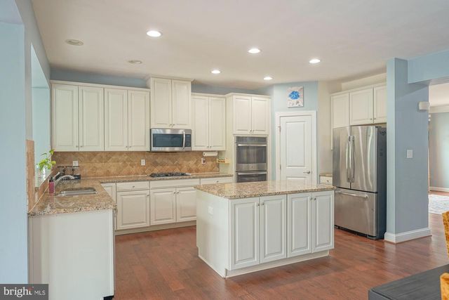 1 ISABELLE CT, Marlton, NJ 08053