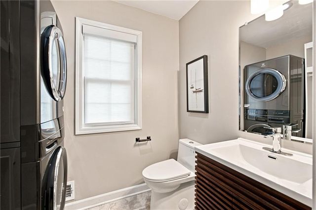 244 N Winnebago Drive, Lake Winnebago, MO 64034
