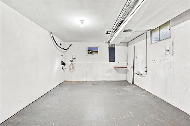 244 N Winnebago Drive, Lake Winnebago, MO 64034