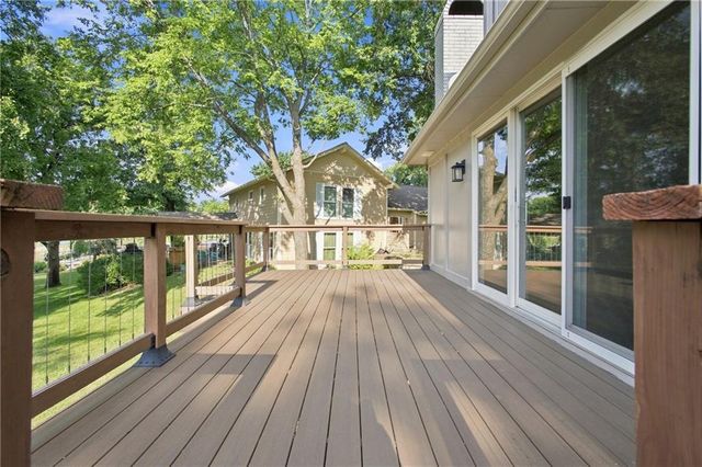 244 N Winnebago Drive, Lake Winnebago, MO 64034
