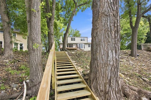 244 N Winnebago Drive, Lake Winnebago, MO 64034