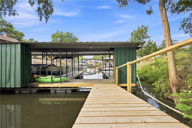 244 N Winnebago Drive, Lake Winnebago, MO 64034