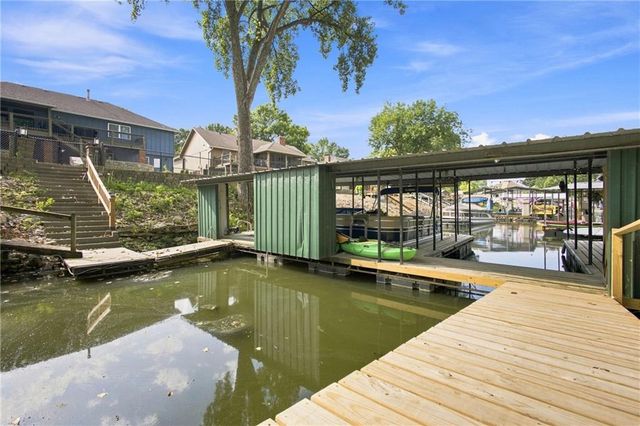244 N Winnebago Drive, Lake Winnebago, MO 64034