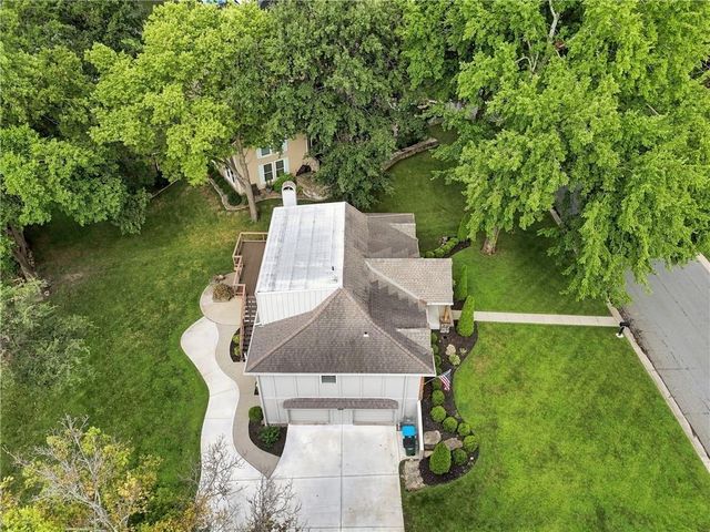 244 N Winnebago Drive, Lake Winnebago, MO 64034
