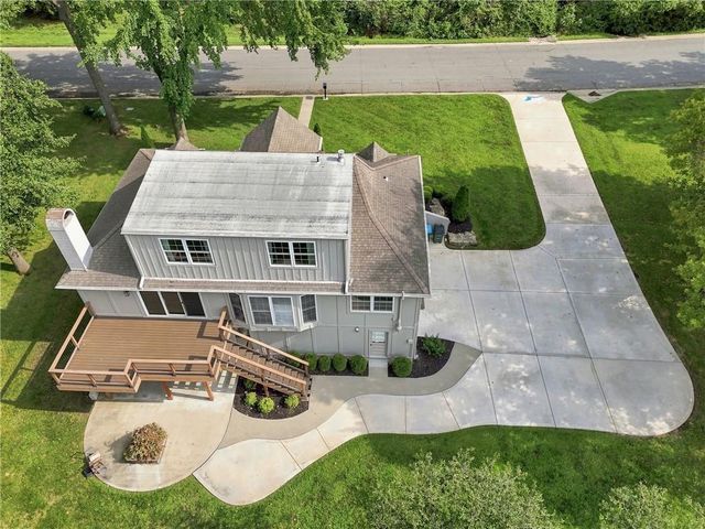 244 N Winnebago Drive, Lake Winnebago, MO 64034