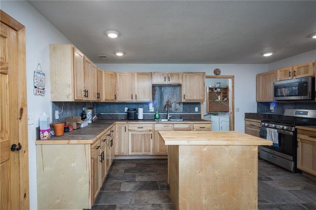 28887 Mortensen Road, Lincoln, MO 65338