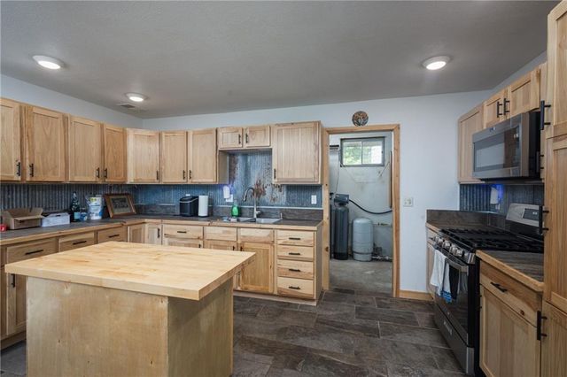 28887 Mortensen Road, Lincoln, MO 65338