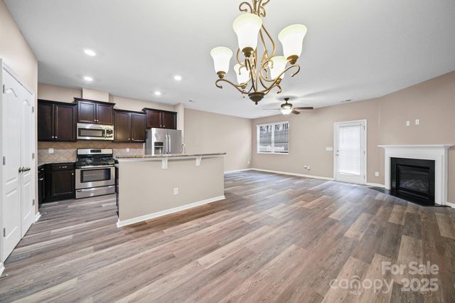 3273 Yarmouth Lane, Gastonia, NC 28056