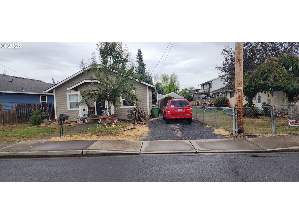 204 CROUSE Way, St Helens, OR 97051