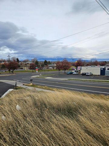 2200 NW Poplar Street, Madras, OR 97741