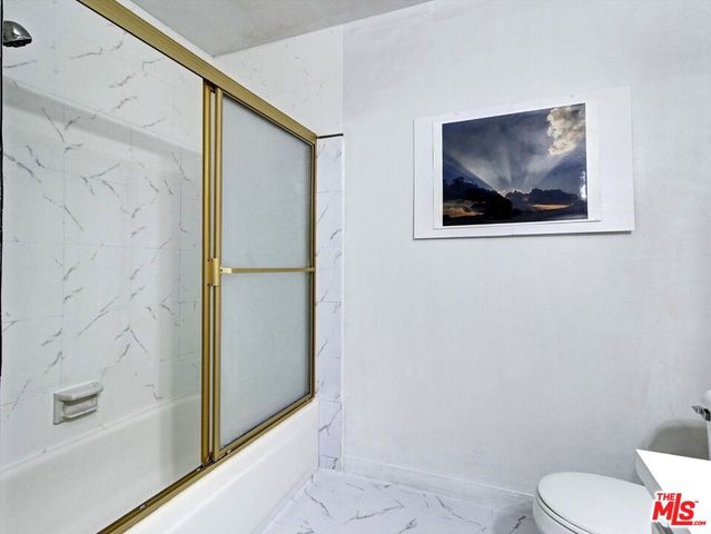 911 N Kings Road 310, West Hollywood, CA 90069