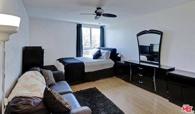 911 N Kings Road 310, West Hollywood, CA 90069
