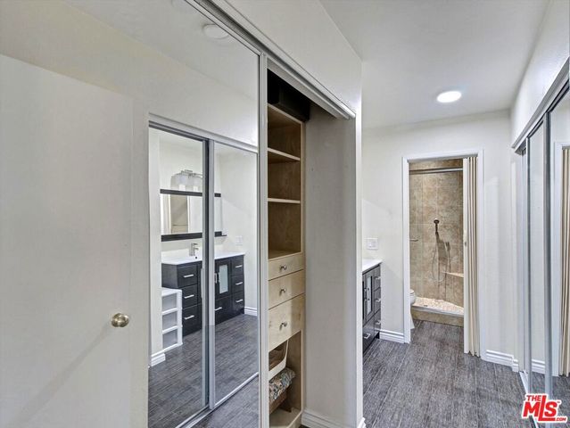 911 N Kings Road 310, West Hollywood, CA 90069