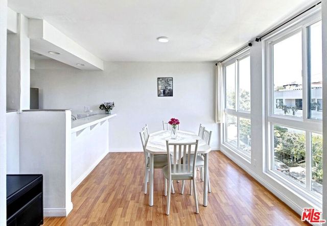 911 N Kings Road 310, West Hollywood, CA 90069