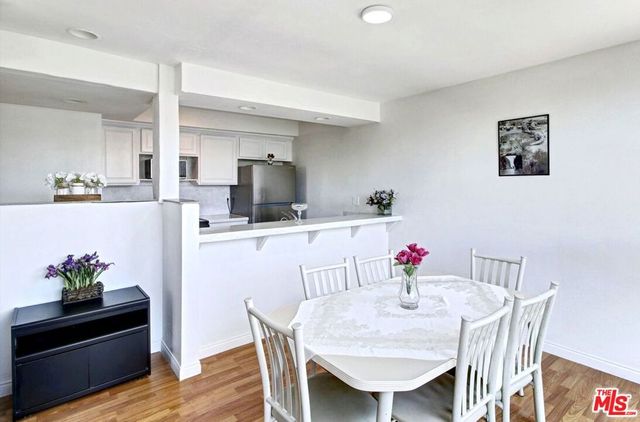 911 N Kings Road 310, West Hollywood, CA 90069