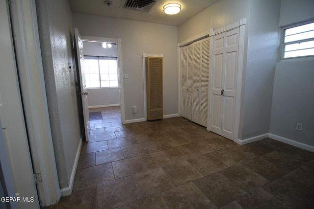 8903 OLD COUNTY Road A, El Paso, TX 79907
