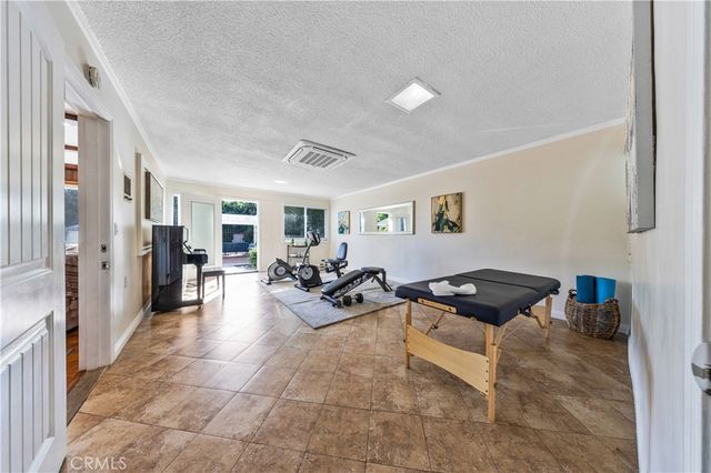 900 Gainsborough, Pasadena, CA 91107