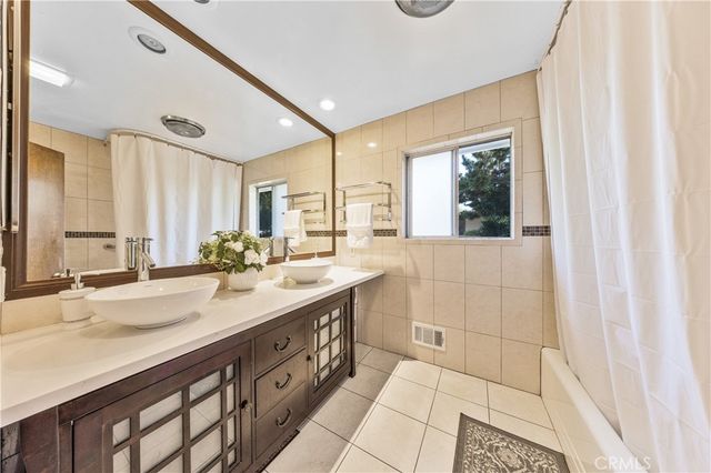 900 Gainsborough, Pasadena, CA 91107