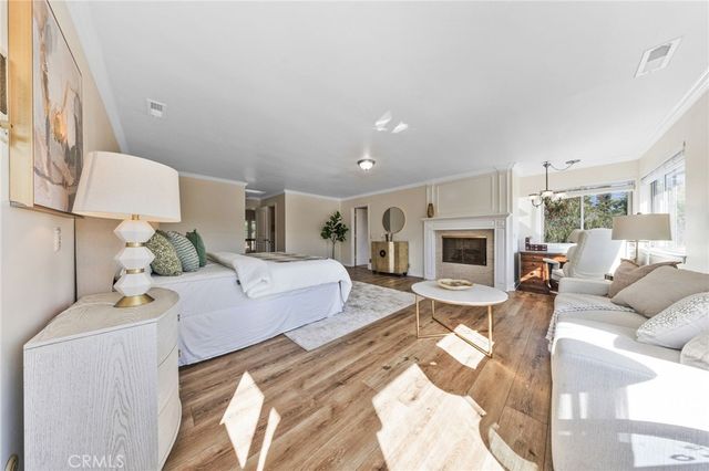 900 Gainsborough, Pasadena, CA 91107