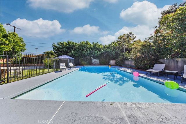 900 Gainsborough, Pasadena, CA 91107