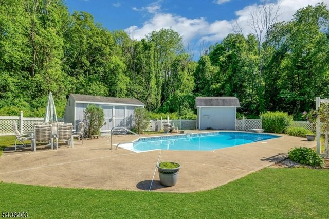 70 Lake Pochung Rd, Vernon Twp., NJ 07461