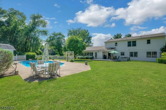 70 Lake Pochung Rd, Vernon Twp., NJ 07461