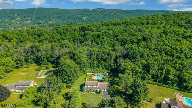 70 Lake Pochung Rd, Vernon Twp., NJ 07461