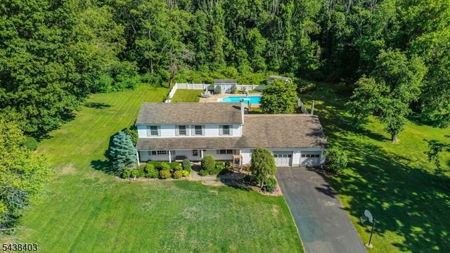 70 Lake Pochung Rd, Vernon Twp., NJ 07461